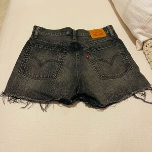 Women’s Levi’s Wedgie Studded Raw Hem Trendy Summer Black Jeans Shorts Size 29